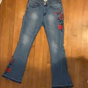 Flare jeans with Embroidered Flowers